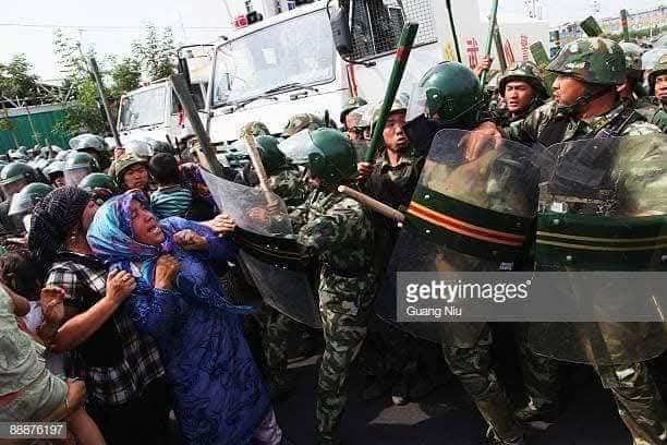 AhmetFeruk7280's tweet photo. 从2009年“七.五”大屠杀，到“民族团结恶法”阴影下的种族灭绝！
📌2009年7月5日的乌鲁木齐大屠杀，绝非中共殖民罪恶的起点，而是其无数次血腥镇压中，最彻底撕裂谎言、引发国际社会高度瞩目的历史转折点！
📌当年，继2009年6月26日“韶关惨案”后，Uyghurlar在自己的土地上发起争取正义与基本人权的和平游行。
然而，中国侵略者却动用国家机器，将其变成灭绝人性的武装屠杀！
为了掩盖反人类罪证，2009年7月5日深夜，中国暴政连夜用高压水枪冲刷全城街道的血迹，将成百上千流血牺牲的维吾尔人尸体秘密运走、成批焚尸灭迹！
这种“一夜洗血、跨夜焚尸”的残暴手段，正是中国极权至今在东突厥斯坦实施系统性种族灭绝的恶毒预演。

📌做贼心虚的中国当局，对国际社会的正义审判怀有刻骨的恐惧。中共之所以将所谓的《民族团结进步促进法》定于2026年7月1日正式实施，绝非巧合！
📌将这部恶法的生效期精准卡在“七五大屠杀”纪念日前夕，正是中国暴政对那场历史罪责极度心惊肉跳、企图用法制化外衣来对抗全球追责的遮羞布！
 
🔥该法自2026年3月12日在木偶人大强行通过以来，其第62和63条公然玩弄“长臂管辖”，甚至在2026年6月24日的中国国务院发布会上被官方证实可跨境适用！
然而，长臂伸得越长，斩断它的铁拳就砸得越狠！
中国的跨国镇压正在加速其自身的灭亡：
 （1）法国重拳出击，雷霆驱逐！
法国反情报部门（DGSI）历时深挖，于2026年6月18日由法国官方正式宣布：
彻底取缔境内9处中国秘密警察站，并对3名中国籍网络协调人祭出强行驱逐令，其中2人已被押解出境！
 
（2） 全球围剿“民族团结恶法”，正义之声雷动！
在恶法生效前后，国际反击全面爆发。美国国会议员联名发表强硬声明进行谴责；2026年6月30日国际特赦组织等权威机构痛批其强制同化政策；
联合国人权专家也在2026年7月3日前夕公开指出，该法至少公然践踏了12项国际人权规范。

📌中国在全球布建秘密警察、雇佣网军操控舆论，无底线的维稳和跨国镇压费用正彻底掏空中国本就崩溃的经济。
这个强权已经恐惧到了病态的边缘！

📌2026年6月26日傍晚，北京最高地标中国尊（中信大厦）发生了一起震惊世界的私人飞机撞击高楼坠毁事件！
惊慌失措的中国政权如临大敌，在短短几个小时内，在全网实施窒息式信息封锁，强行下架所有现场视频，并对腾讯等技术平台下达最高级别封锁令！
他们害怕一个偶发的飞机坠毁会演变成政权垮台的导火索，更害怕他们用谎言筑起的信息牢笼瞬间塌方！

这种全面风声鹤唳、对一家科技巨头和坠机现场疯狂洗版的丑态，正是中国侵略者走向全面崩溃与末路的终极信号！
#东突厥斯坦 #七五大屠杀 #跨国镇压 #秘密警察站 #民族团结恶法 #维吾尔种族灭绝 #美国国会 #法国重拳 #腾讯封锁 #北京飞机坠毁