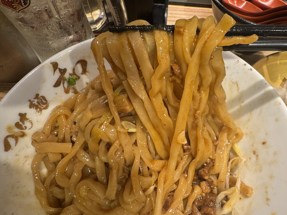 HitoshiTakazawa's tweet photo. #つけ麺和
キドさんお手製のキーマカレーがある…🤔
これは以前から試したかった、キーマカレー油そばを試すしかない🤪
無理言ってごめんなさい🥹
でも半端なく美味すぎでした😍 https://t.co/2bInr57e65