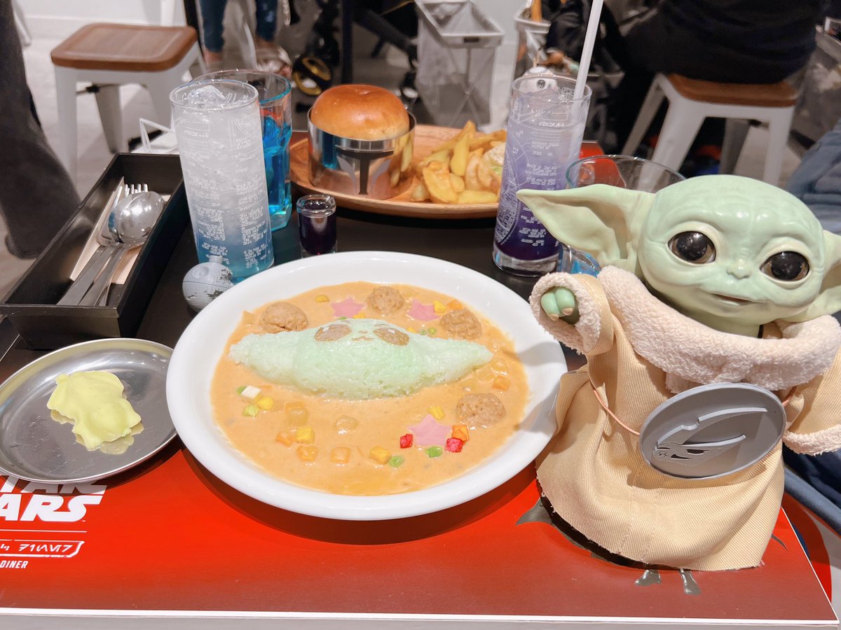 DynamiteChicoco's tweet photo. コラボカフェ楽しかったー！！
アーニー席だったのでグローグーさんの目が赤く染まっててちょっとびゃってした。 https://t.co/CBD3JoNQXq