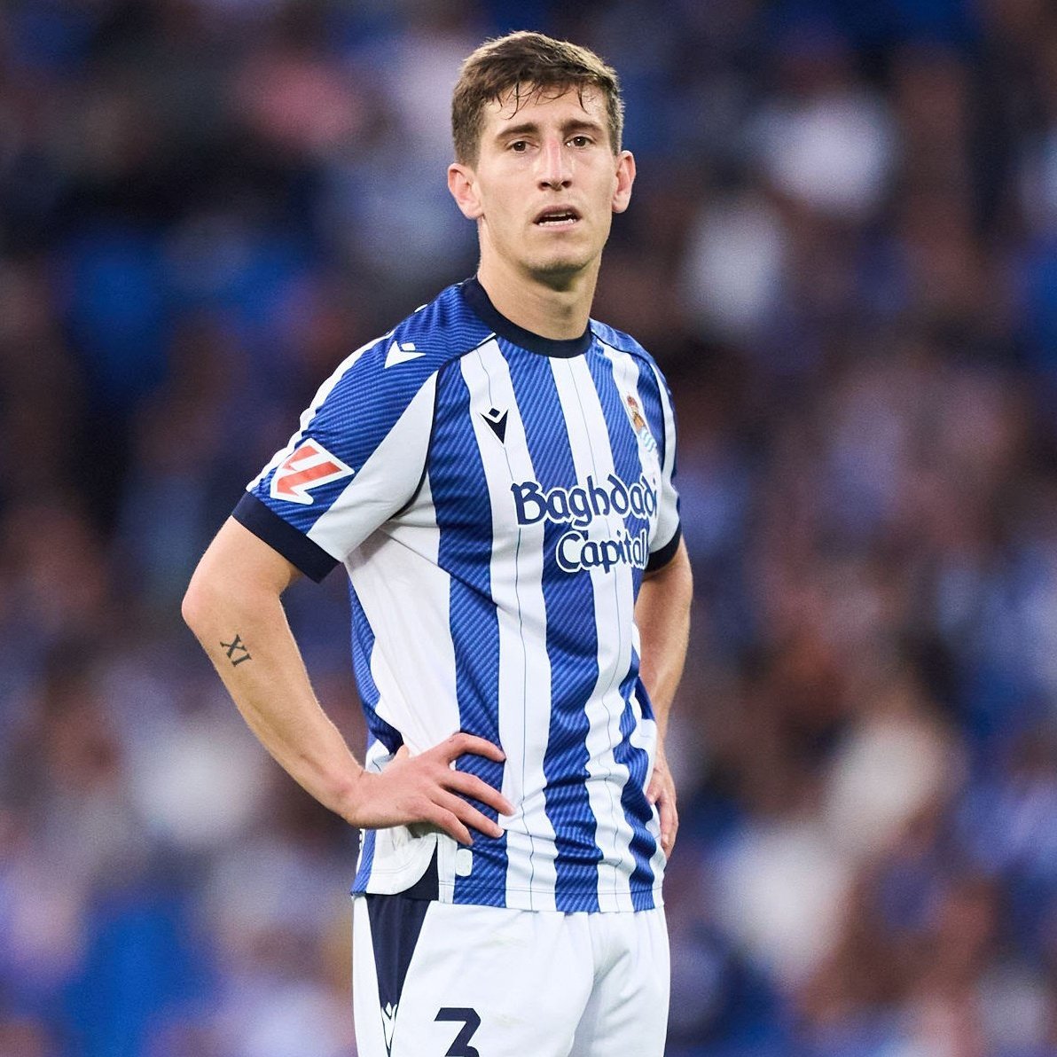 extratimeftbol's tweet photo. 🚨 ÚLTIMA HORA. Elche CF negocia por Aihen Muñoz.

🫣 Conversación en curso. Elche CF lo quiere cerrar. Real Sociedad le busca destino. CA Osasuna, también al acecho.

🪙 Se desconocen cifras de la operación. Elche prepara oferta a la baja. Último año de contrato. Todo en marcha. https://t.co/R4NCyjzkho