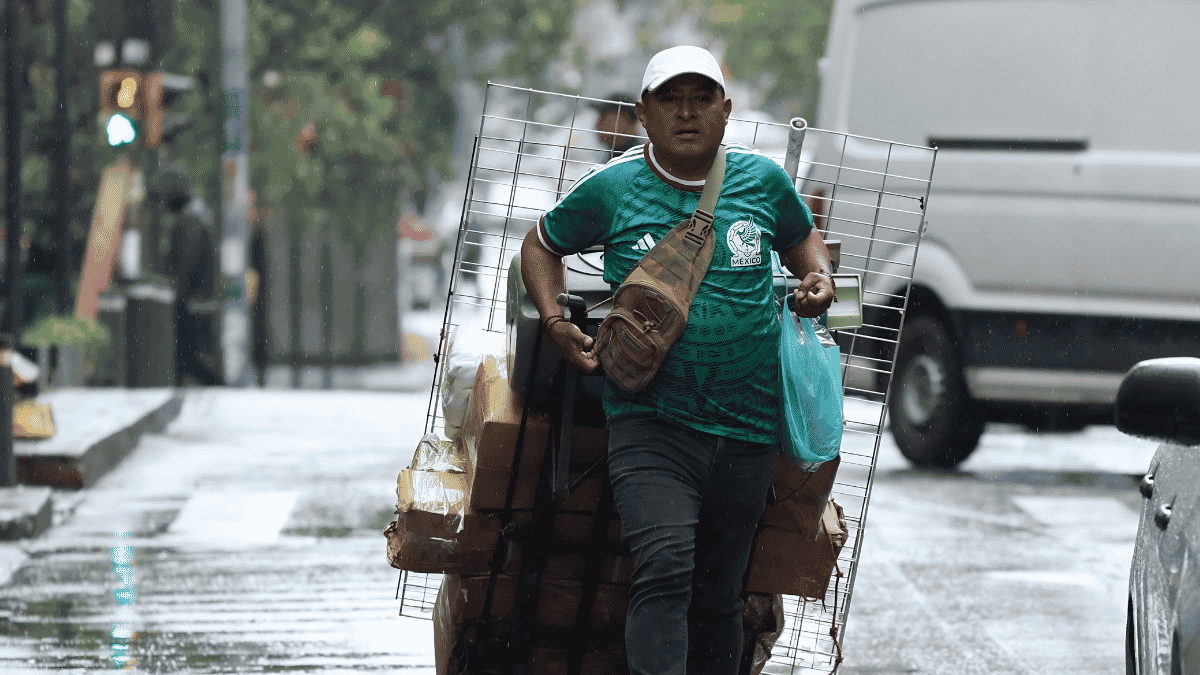 UnoNoticias's tweet photo. Prepárate para lluvias y calor en CDMX este domingo 5 de julio. #Clima #CDMX https://t.co/Tmdja9IBfk https://t.co/GHWihEOaGm