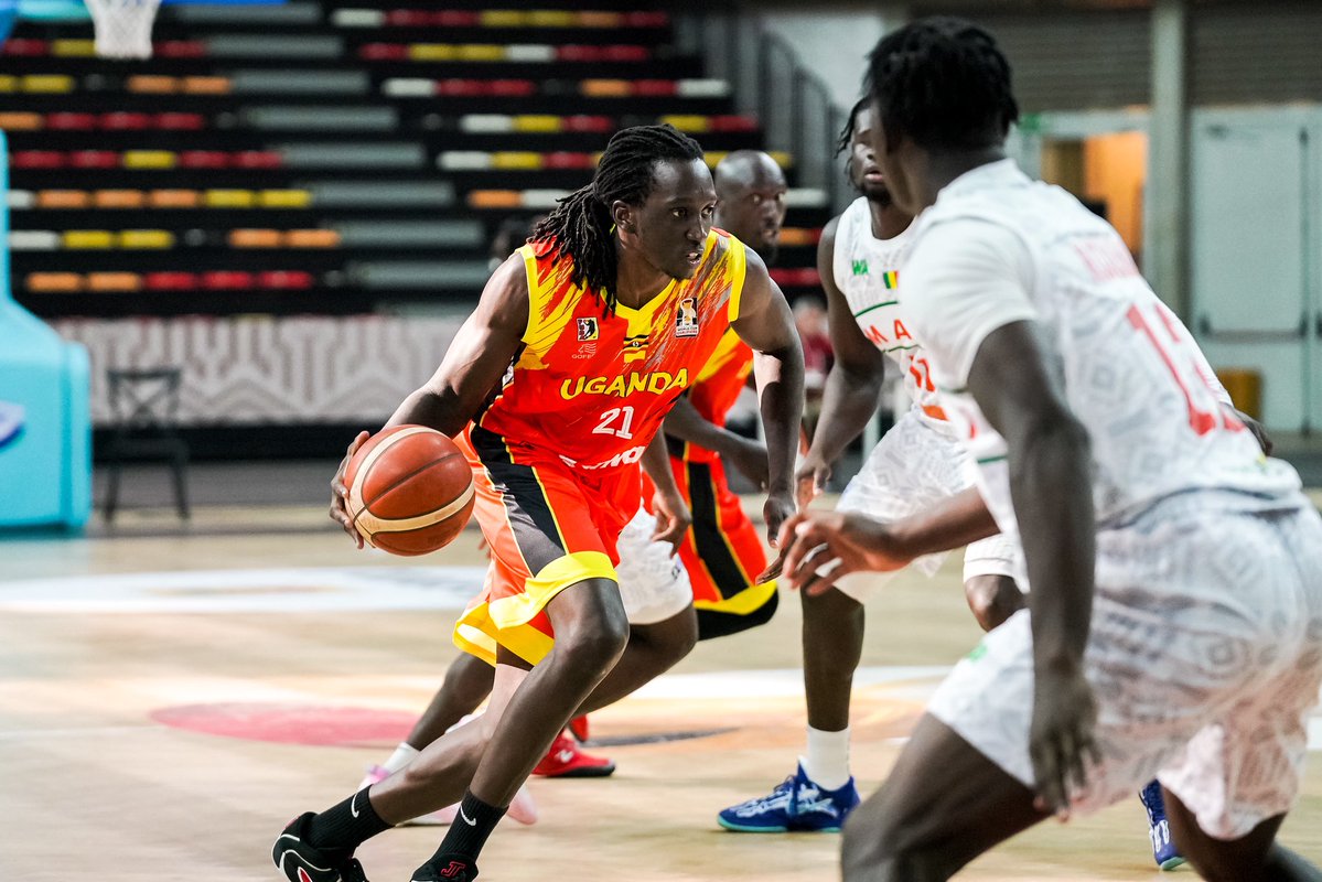 ug_silverbacks's tweet photo. Silverbacks ball 🏀 

#Silverbacks #ForUganda https://t.co/yjaVPEkybe