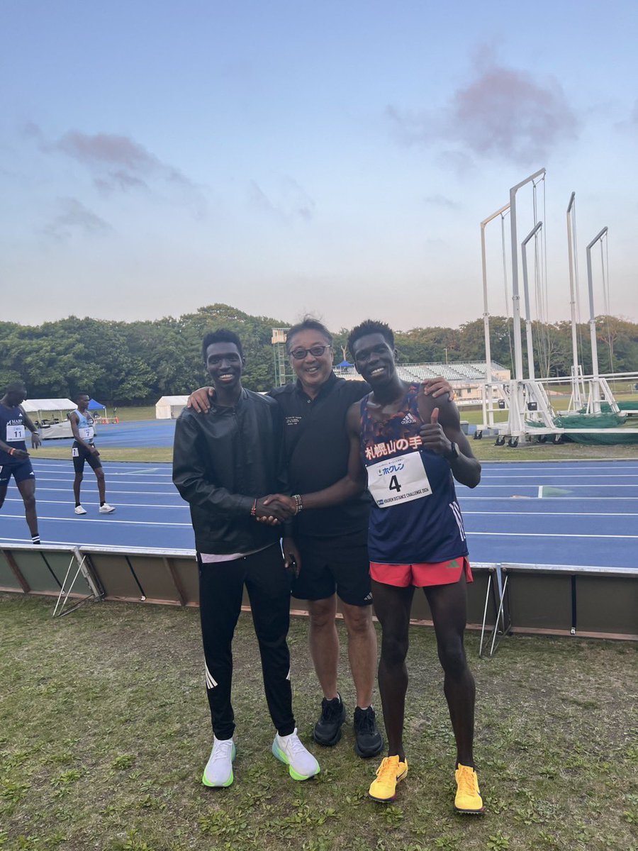 yamanotekoukou1's tweet photo. ホクレンディスタンスチャレンジ千歳

男子5000mA
ビリス　13.09.74
女子3000mA
サラ　9.07.69
女子3000mB
白鳥　10.40.85

ビリスが高校国内最高記録を更新しU18世界歴代８位という好タイムをだすことができました。

コスマスムワンギ選手から差し入れをいただきました。
ありがとうございます。 https://t.co/DyEDb4HnnB