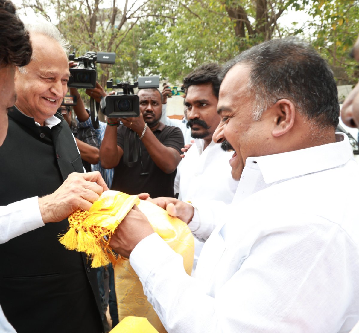 INCTamilNadu's tweet photo. A warm welcome was accorded to former Rajasthan Chief Minister Shri @ashokgehlot51   under the leadership of Tamil Nadu Congress Committee President Shri @manickamtagore MP, at Sathyamurthy Bhavan, Chennai.

Thereafter, Shri Ashok Gehlot participated in the consultative meeting and delivered a special address to the party leadership.

The meeting was attended by former TNCC Presidents Shri K. V. Thangkabalu and Shri @ThiruArasarINC  , All India Fishermen Congress Chairman Shri @pambanarmstrong , Members of Parliament Shri @iamvijayvasanth and Dr. @mkvishnuprasad  , TNCC Treasurer Shri @ruby_manoharan , TNCC Vice Presidents, State office-bearers, and other senior party leaders.