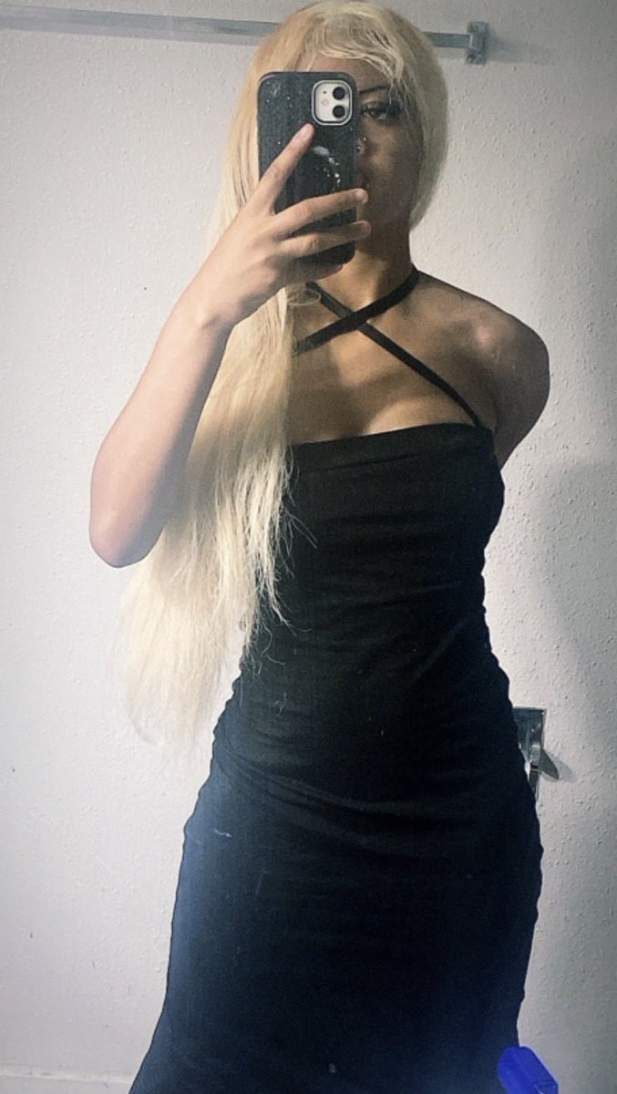 chkymaa's tweet photo. 😩 #lightskin #blonde https://t.co/jZO9nPAHCn