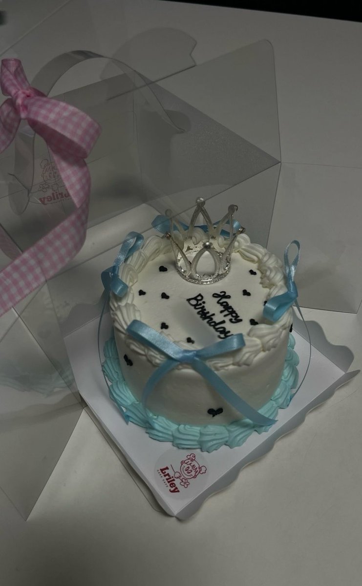 byeol_o6's tweet photo. My Birthday July 4 🎂🎀⟡.· https://t.co/1Kh39dIk6j
