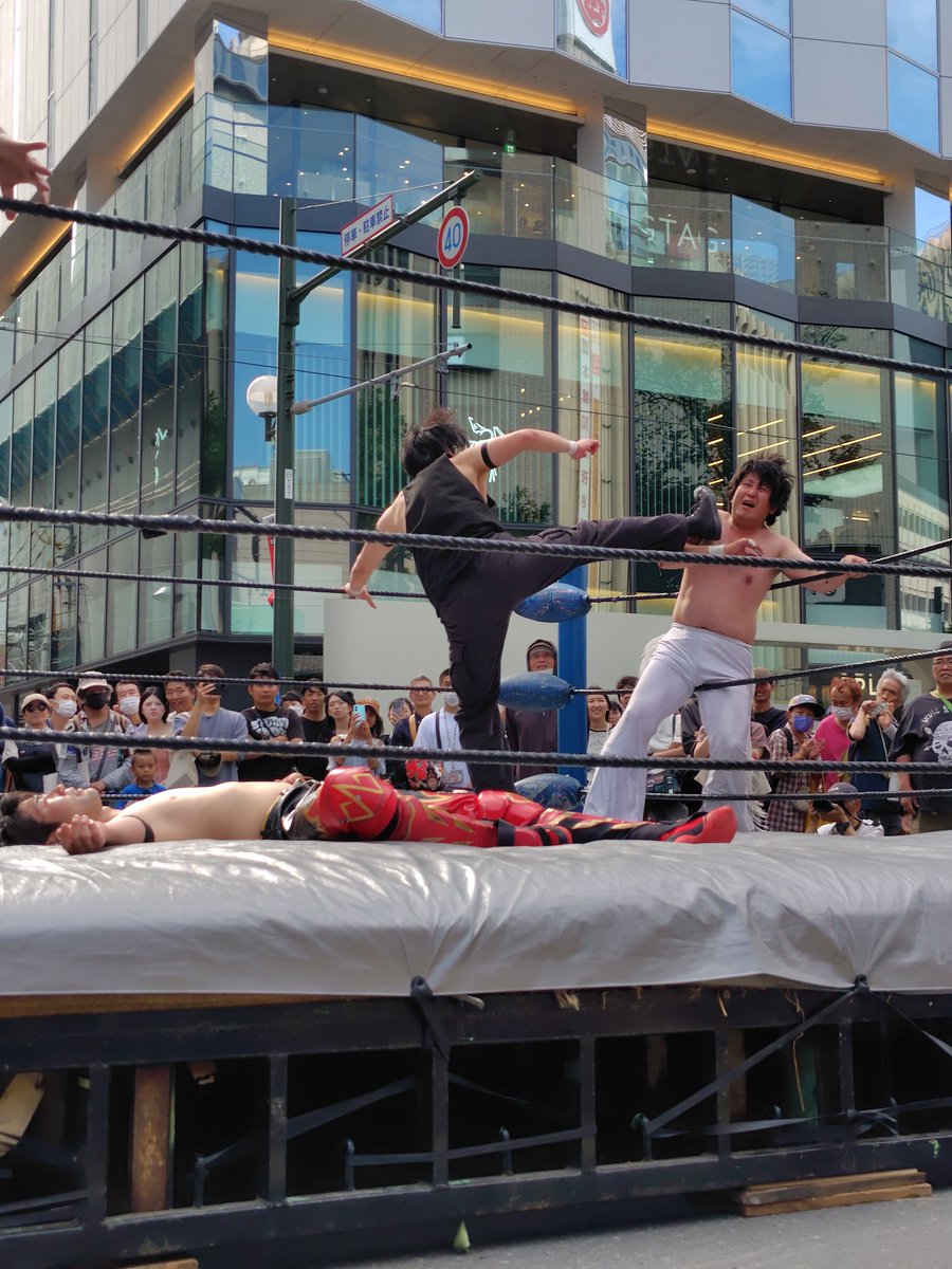 inasenn1700's tweet photo. オノ-Ｄ選手・永眠選手
VS
ケンヤ選手・D.A.T選手

#四番街まつり
#EWAアマチュアプロレス https://t.co/fdlRUDlYJl