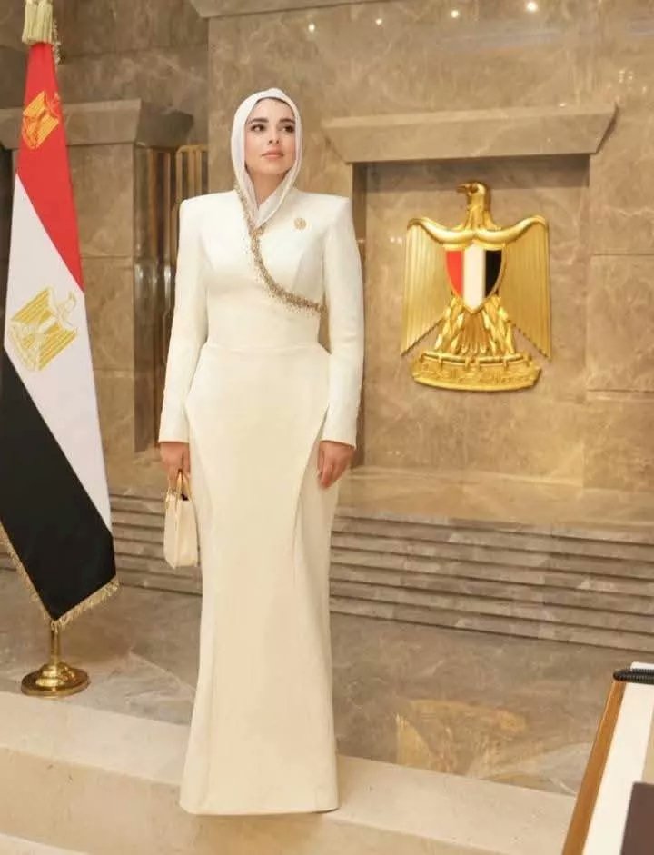 masrawy's tweet photo. فستان آية السيسي يخطف الأنظار في افتتاح الأوكتاجون.. ومصممته تكشف التفاصيل| صور

https://t.co/DU7kXxIotv https://t.co/Hxcn7qZwtp