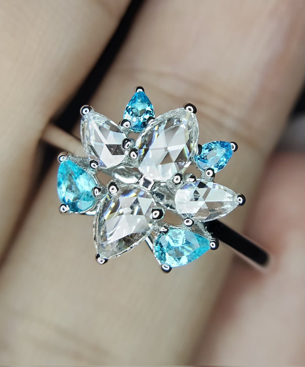 ローズカットダイヤ×パライバトルマリンのリング💍 パライバが本当に