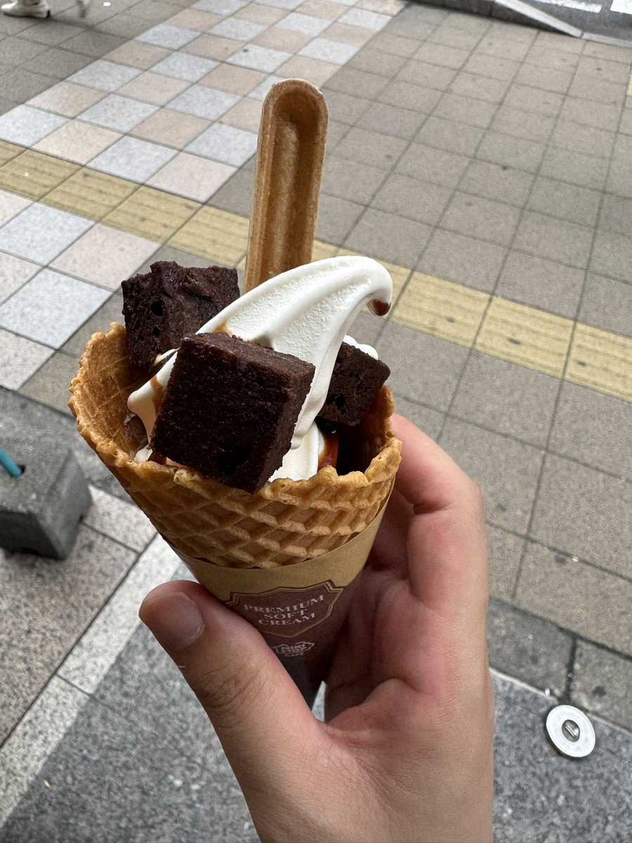 jin_388's tweet photo. ミニプのアイス美味しかった
スプーンも食べれるのはいいよね、ゴミが減るし https://t.co/nTtF4j0Pzh