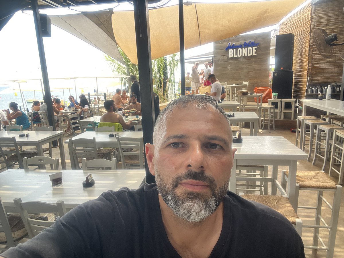 MikeOrph's tweet photo. Chilling ⏰ https://t.co/mSeGtf5Yi0