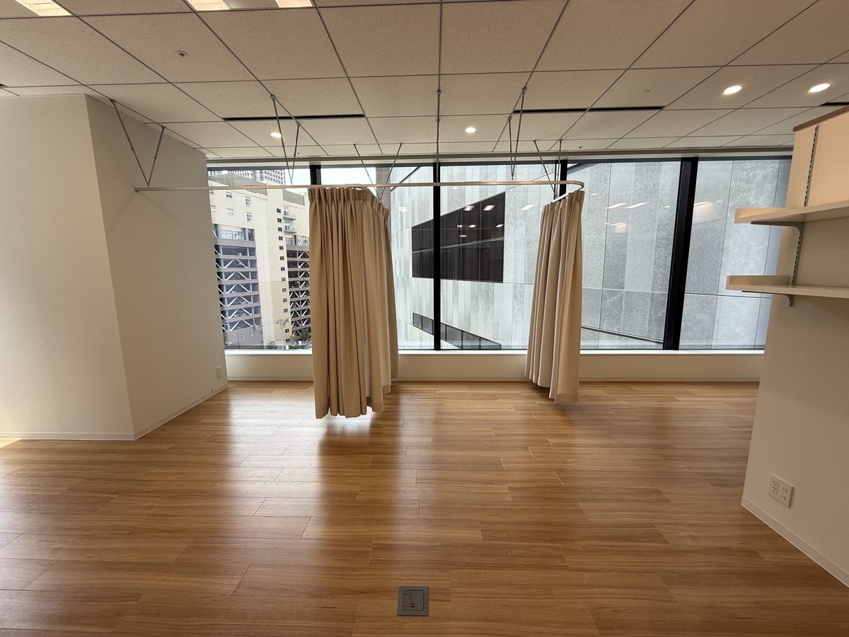 umecli_beauty's tweet photo. 【お知らせ】保険診療ゾーンの搬入を開始しました。幅広い保険適用の診療をスムーズに提供できる準備が着々と進んでいます。今後の進捗も随時お知らせしますので、ぜひフォローして最新情報をチェックしてください。🌿🩺✨ #うめきたクリニック #グラングリーン大阪 #新規開院準備 #保険診療 #医療情報 https://t.co/3CiLyetPrB