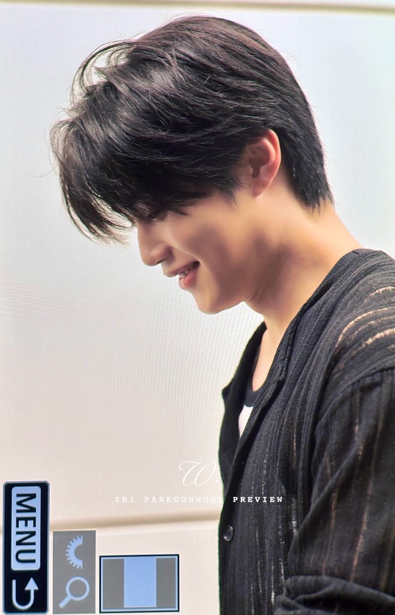 w_gw_0110's tweet photo. 260705 한국갑니다아아ㅏ

#박건욱 #PARKGUNWOOK #パクゴヌク #제로베이스원 #ZEROBASEONE #ZB1 https://t.co/8we19a5Q1d