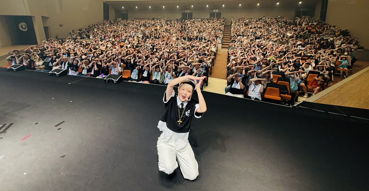 harami_piano's tweet photo. 14ヶ所目・高知完了じゃー！！🐟✨

初挑戦！「展覧会の絵」アレンジ🖼
まさかの台湾から来てくれたお米さんも！

リアクションすごくて高知のみんな最高やった😭💓
きさらぎのチキンナンバン食べれて幸せ！
みんなでカツオポーズ🍣笑

次は7/18(土)山梨🗻⭐️
星空が見える屋外コンサート！
たのしみすぎ！💫💫

🎫チケット▶︎https://t.co/X5n5IKt4TR

#ハラミちゃん47ツアー2026