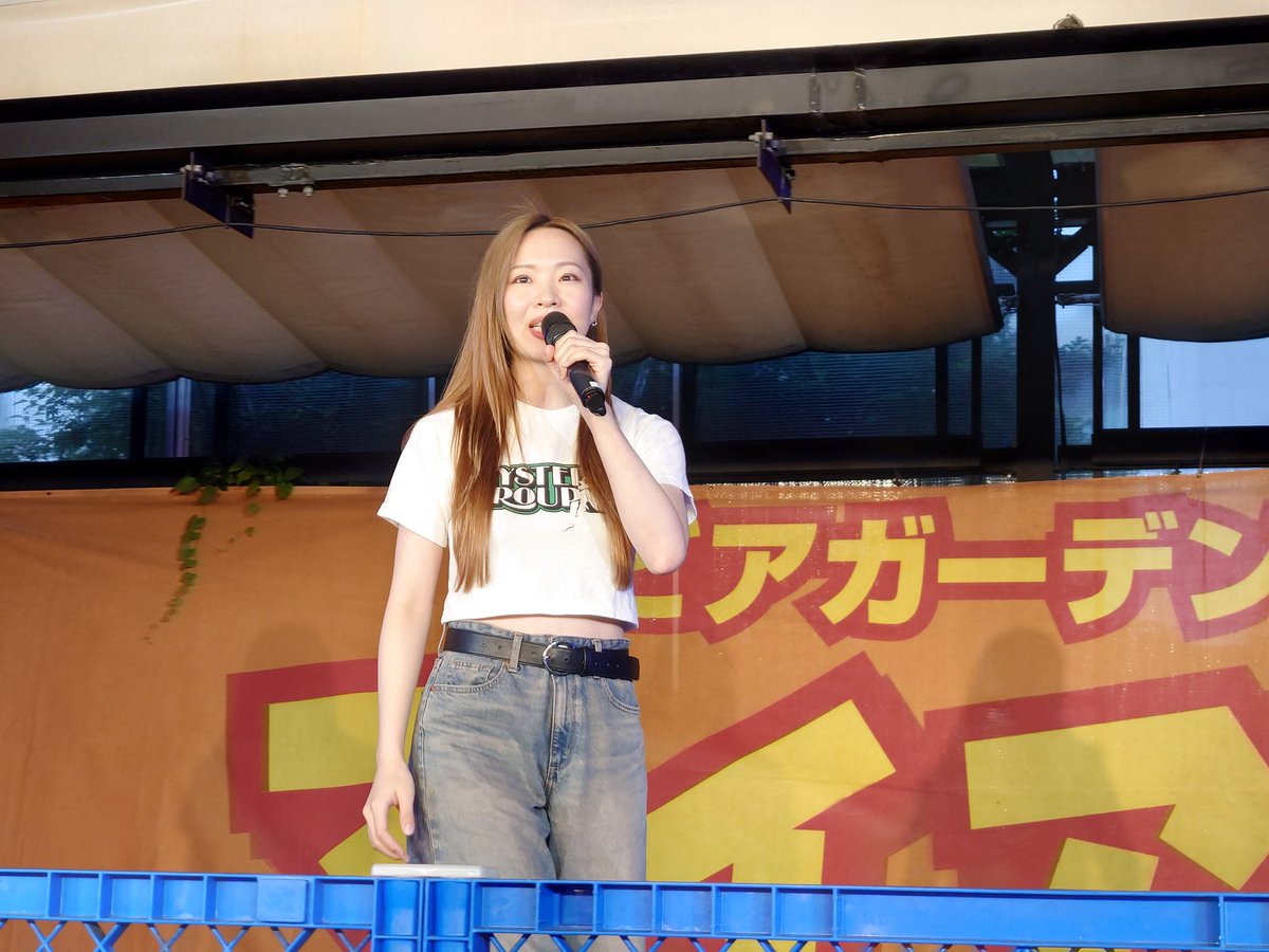 Tono30834742's tweet photo. 横浜高島屋ビアガーデンで #伊藤菜々子 さんがライブという事で、これぞ #つまみならいくらでもあるでしょ (あるネ🫛)です🍻会場が会場だけに本日弾けた感５割増し💥 https://t.co/kmcMYePfjM