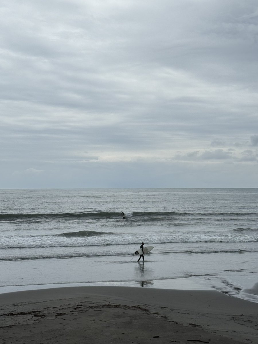 take4wd's tweet photo. 天気も波も良くなかったけど…海開きできた🏄 https://t.co/cNE4UqGdLc