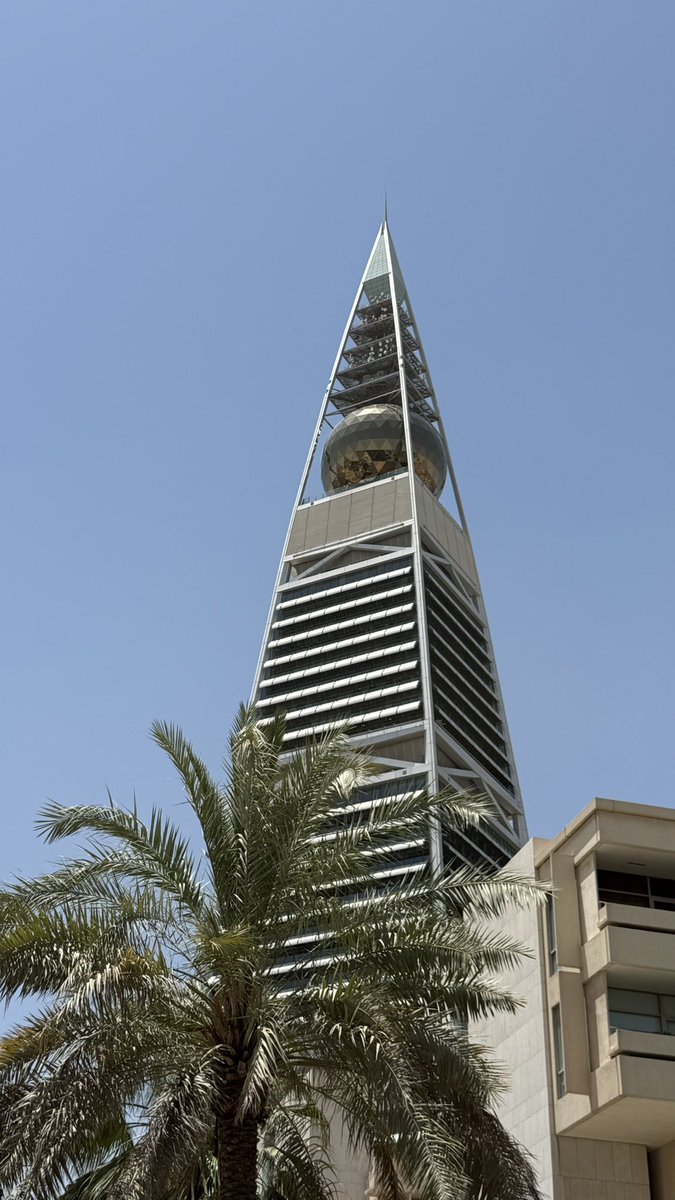 885m's tweet photo. Starting my summer training at King Fahad Medical City. https://t.co/x7jWZorGq8