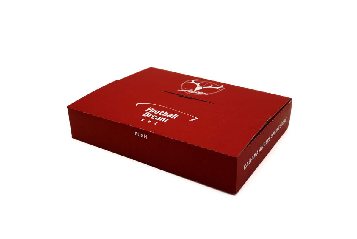 shika_goods's tweet photo. オンラインストアでのユニフォーム販売がはじまりましたが、今回もオンラインストアでのご購入にはユニフォーム専用配送箱でお届けとなります。

🔗https://t.co/vFzUtWWluS

スローガンの共闘に合わせたデザインになる予定です。

※写真は2025年の配送箱です。

#鹿島アントラーズ https://t.co/dGigDGJa1v