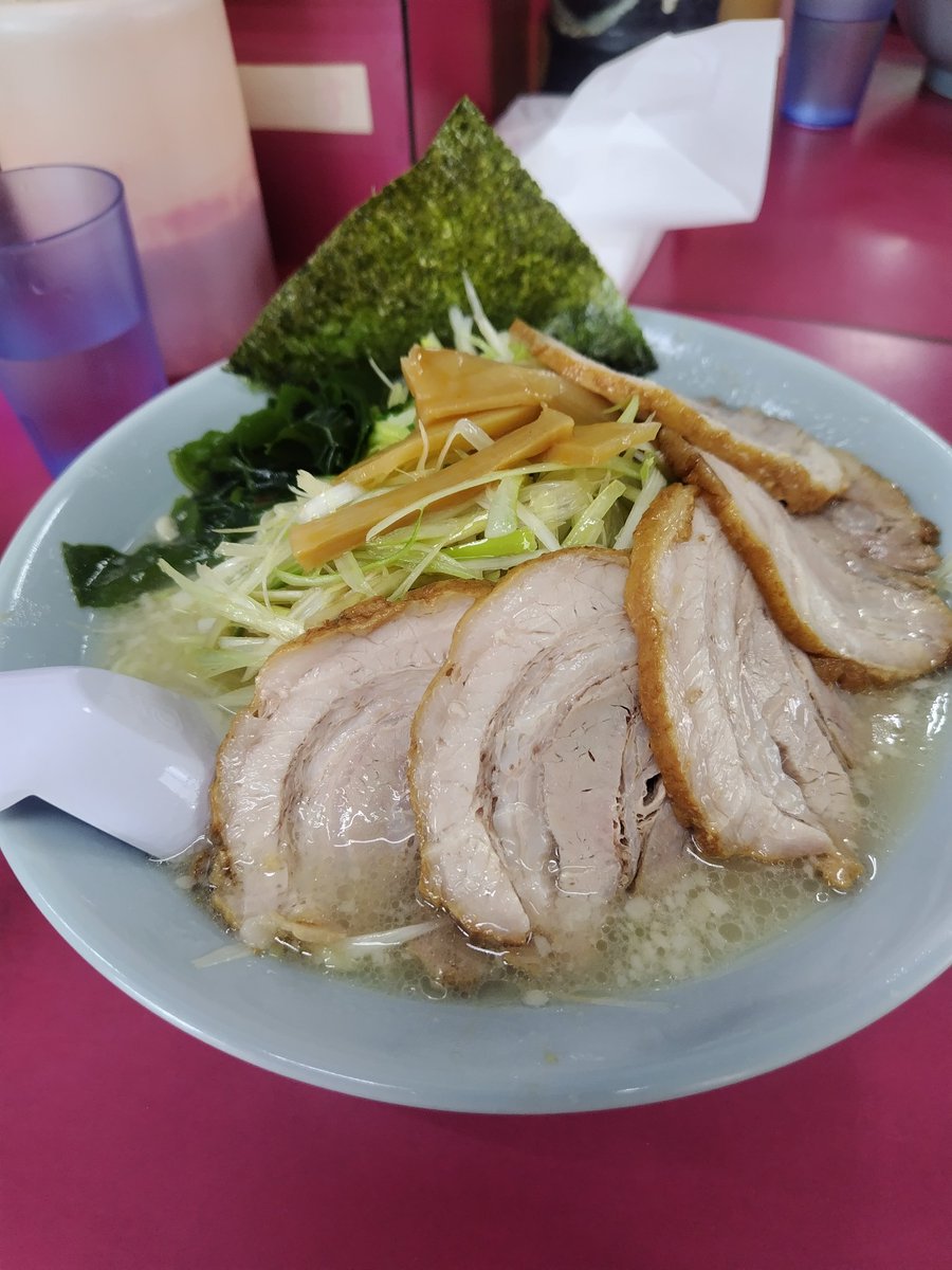 atusi0528's tweet photo. ９７杯目
#らーめんショップ市貝店
塩ネギチャーシュー

本日２杯目

久々の市貝店
久々の塩
塩もうまいんだよな〜
ここのチャーシューで
１杯やりたいな〜

ご馳走様でした https://t.co/OvMeGzCrvO