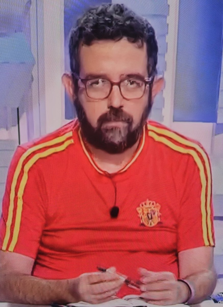 ofendidito__'s tweet photo. No tengo pruebas, pero tampoco dudas, de que la izquierda tiene una fábrica en el inframundo, como la de Saruman, y que allí fabrica tertulianos con los retales que les llegan de la basura. https://t.co/TtoY6i5Z48
