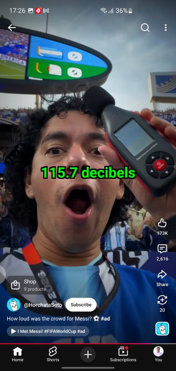 WeekdayManager's tweet photo. Seorang content creator mengukur tingkst kebisingan suporter ketika Leo Messi mencetak Hattrick vs Algeria, disebut kebisingan mencapai 115,7 db!!! setara konser musik rock atau setara klakson mobil didepan kita persis.

Youtube : Horchata Soto https://t.co/mRWkWorb9Z