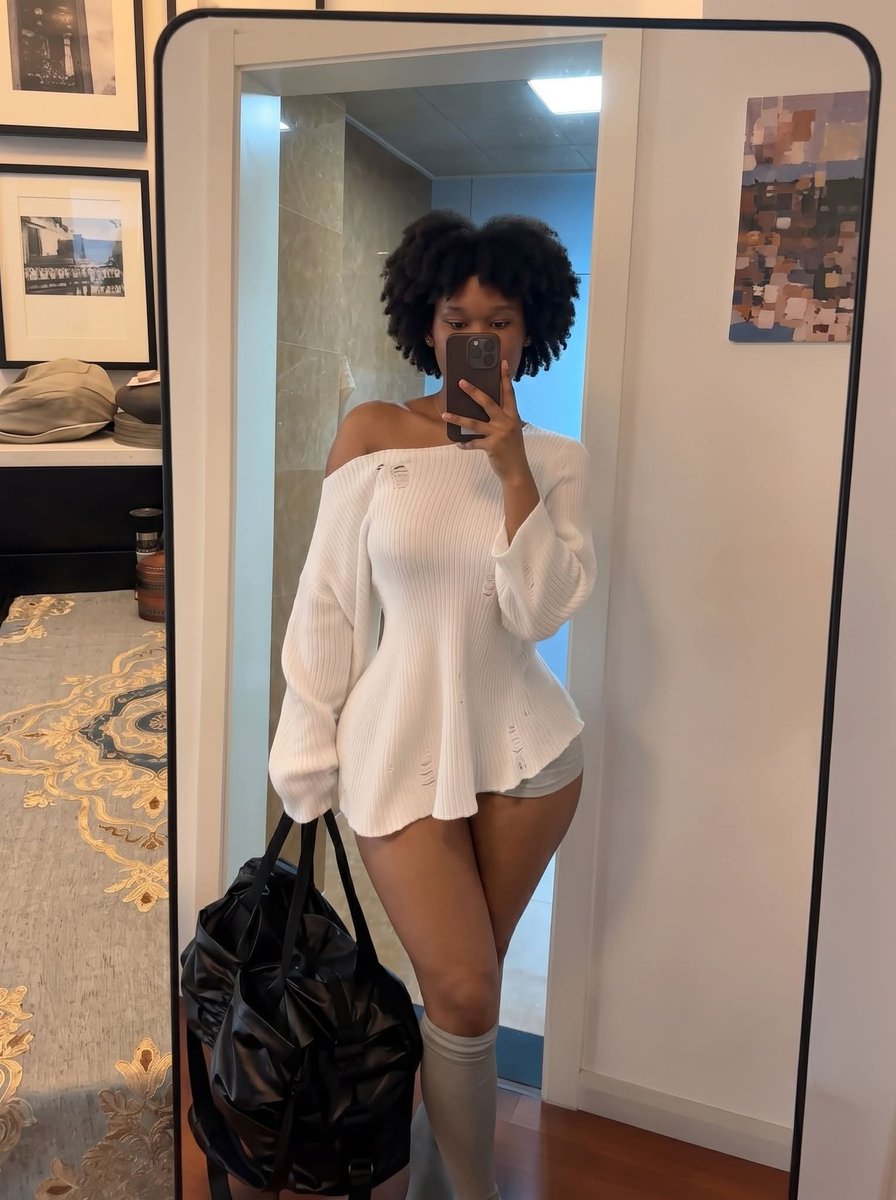 Veronica717k's tweet photo. HAPPY SUNDAY ONCE AGAIN https://t.co/IglfqQlYvQ