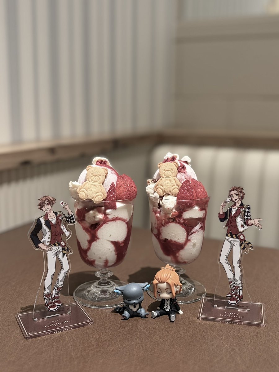 cater_204's tweet photo. 🍓🧸 https://t.co/pcRiBytlIj