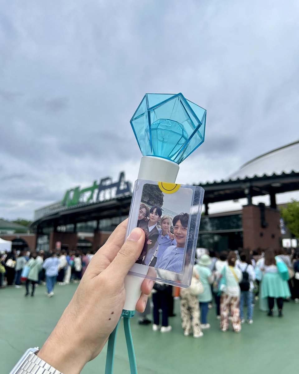 arnnicolas_'s tweet photo. a month since #SHINeeWorld #The_Invert ๐ฉต https://t.co/e5R65BMAIk