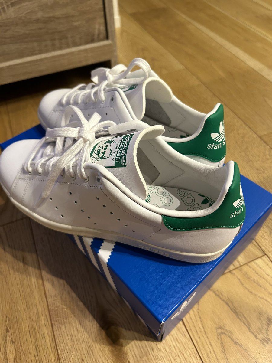 blackiecaster's tweet photo. STAN SMITH 80s

新しいスニーカーで気分上げていこう https://t.co/G1heZezi2c