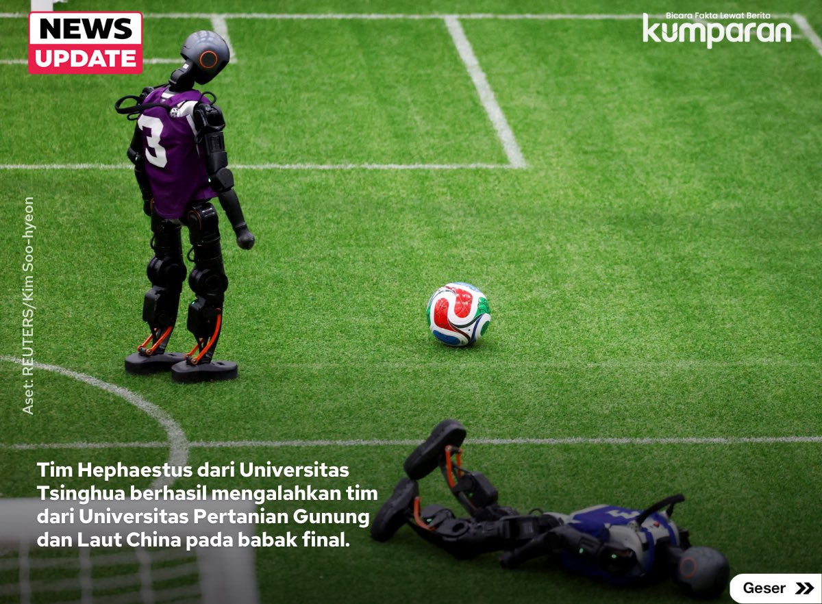 kumparan's tweet photo. Bukan Messi atau Ronaldo, kali ini giliran robot humanoid yang adu mekanik di lapangan hijau!

Kompetisi sepak bola RoboCup 2026 di Incheon, Korea Selatan, mempertemukan robot-robot humanoid tercanggih dari seluruh dunia. Nggak cuma sekadar jalan, mereka bisa giring bola, mengoper, bahkan sliding tackle. Semuanya bergerak berbasis kecerdasan buatan (AI).

Penyelenggara mengatakan lebih dari 3.000 peserta dari 45 negara ikut serta dalam kompetisi tersebut.

📸: Dok. Reuters/Kim Soo-Hyeon.

Baca selengkapnya dengan klik link di bio. Cari tahu berita update lainnya dengan download aplikasi kumparan di App Store atau Google Play.⁠

📝: newsupdate | update | teknosains | esaifoto | R102 | E038⁠

#bicarafaktalewatberita #kumparan