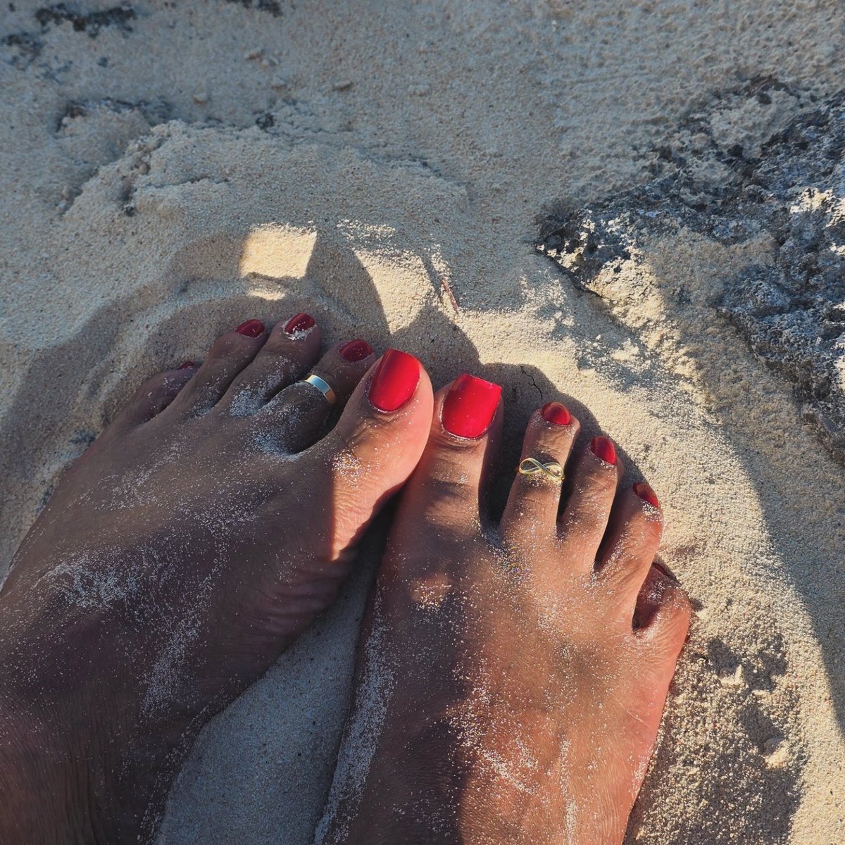 TastyPerfecToes's tweet photo. Sunset beach fun #prettyfeet #ebonytoes #prettytoes #ebonyfeet #ebonygoddess #ebonysoles #toerings #ebonyfeetnation #goddess #footfetısh  #feetworshi̇p  #prettyfeetgang #pedicure #toeslovers #solesfetish #soles #sunkissed #delicious #candy #sunsetphotography #sunset #beachbum https://t.co/BNVzV1WsTC
