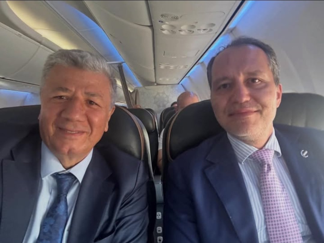 FuatOzen58's tweet photo. @muharice Balbay ile birlikte ağlayan adama methiyeler düzmeye devam et... https://t.co/EOGzO21Td2
