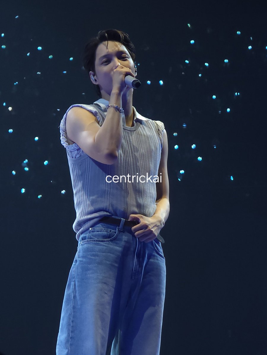 centrickai's tweet photo. KIM JONGIN WHAT ARE WE???@!!£#£?? https://t.co/QarElhc5Bl