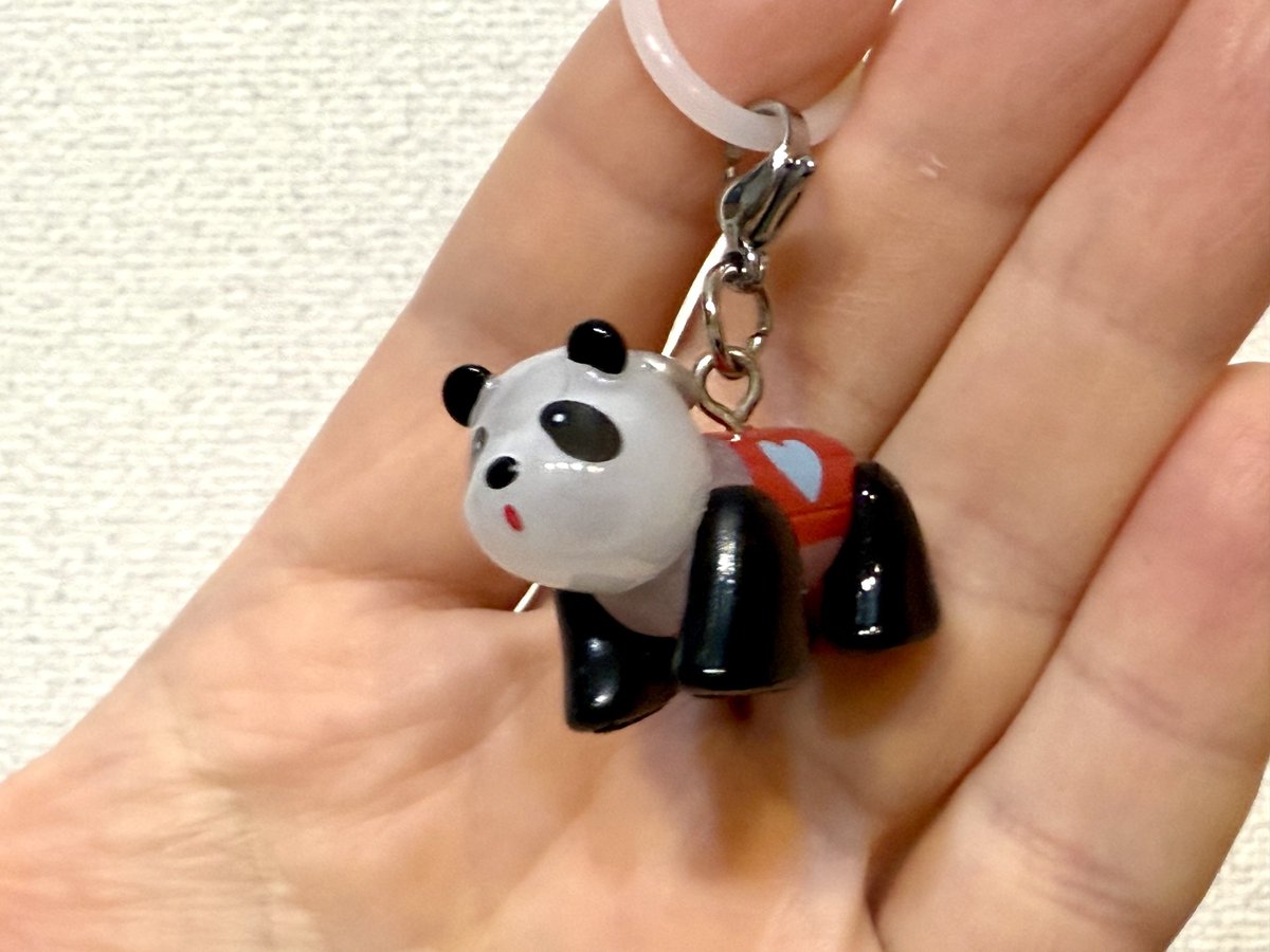 extencho's tweet photo. これは童心に返って浮かれてるヲタクとガチャガチャでゲットしたパンダ。
（浴衣なので跨がれなかった）
#夏織姫と七夕祭り
#花やしき https://t.co/6t8Qy4ue43