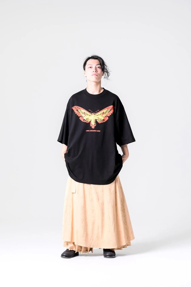 OVIESTUDIO's tweet photo. [ESSAY]

PIGMENT DROP SHOULDER T-SHIRT Moth

エッセイの新作カットソー。

オンラインショップに着用写真を掲載しました。

https://t.co/fUOJxL2LCS https://t.co/Lm4TS6aUla