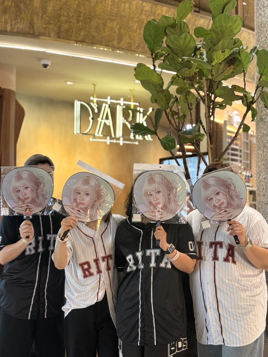 PHARITATHFAN's tweet photo. มีแพร์รีส์ไปหาน้องแพรกันเยอะเลย น่ารักมากๆ มารอเชียร์น้องกันค่ะ 🥰💞

ดีใจที่ได้เจอภริตา
#BABYMONSTERxRAGNAROK
#PHARITA #BABYMONSTER https://t.co/P7o2lp1yCE