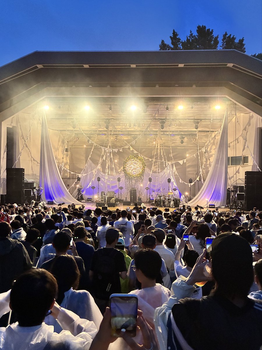 kawtetsu's tweet photo. ひっさしぶりのライブだった！
やっぱり生の音は震える。
雨とか全然平気やった。
リーガルリリーの皆さま、関係者の皆さま、最高なライブでした。
ありがとう。 https://t.co/ImbreHXC7q