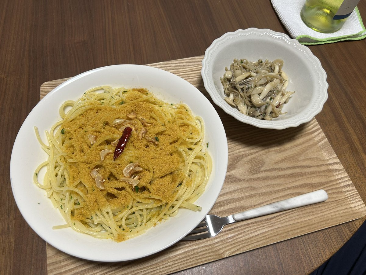 chef_mask's tweet photo. 今週は麺類強化週間のごとく麺類ばっかり食べていました。カラスミのペペロンチーノがやっぱりお気に入りです。 https://t.co/yEDhRZr5br