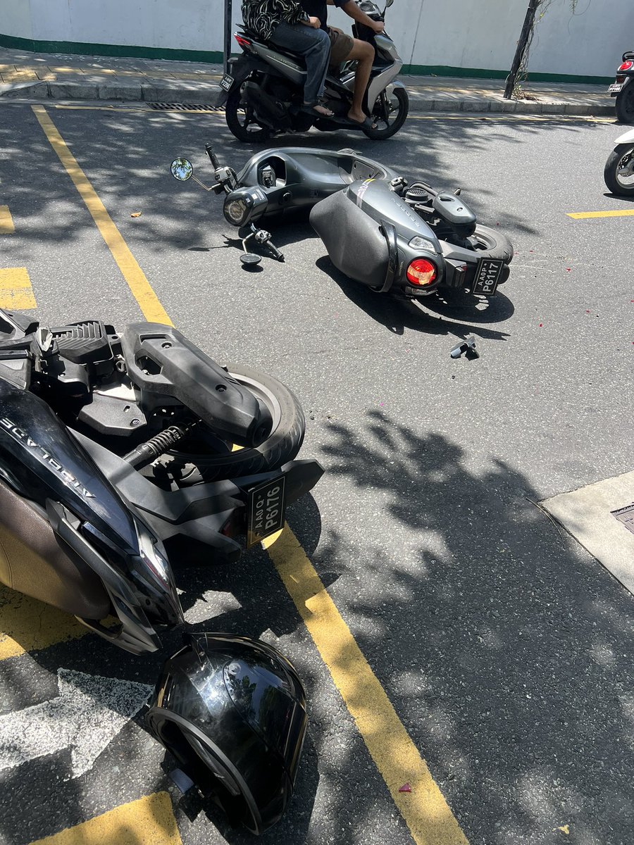 aishwajyh's tweet photo. I am beyond frustrated with the reckless behavior of some motorists on our roads. 
I was struck from behind by a motorist while I was slowing at the pedestrian crossing near Kalafaanu School on Ameenee Magu. The impact threw me across the crossing and under his motorcycle, injuring my left leg. 
This was not just an accident, it was a life-threatening incident that could have easily resulted in death. Many lives have already been lost due to reckless driving in similar situations. 
What frustrates me the most was the response at the scene. The police appeared casual, and the motorist showed little concern, despite the severity of what had just occurred.
This happened at a school crossing, while a pedestrian was crossing, an area where children and families are constantly at risk. Reckless driving here is not just careless. it is deadly.
Authorities must take this seriously. Enforce the law, hold offenders accountable, and ensure pedestrian safety before more lives are lost.
@PoliceMv