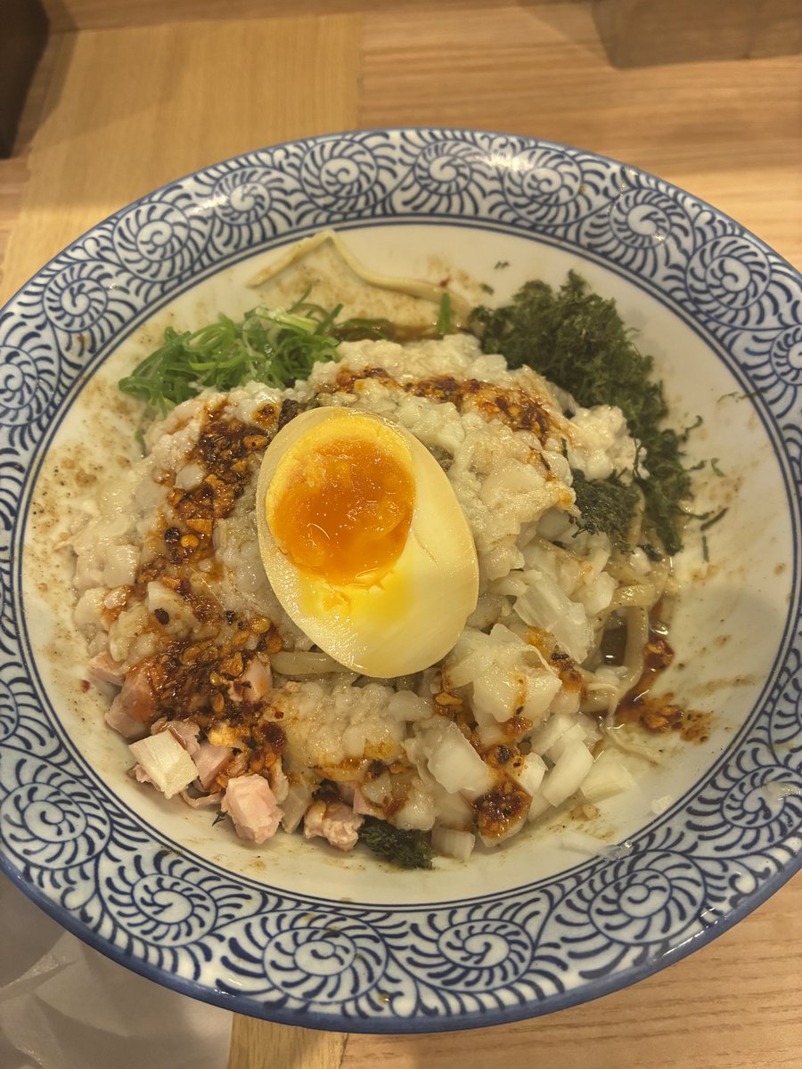 VALERON2120's tweet photo. 京都　セアブラノ神伏見剛力店　まぜそば
連食でまたもや背脂摂取。
背脂は世界を救う。 https://t.co/hm5bwjiUec