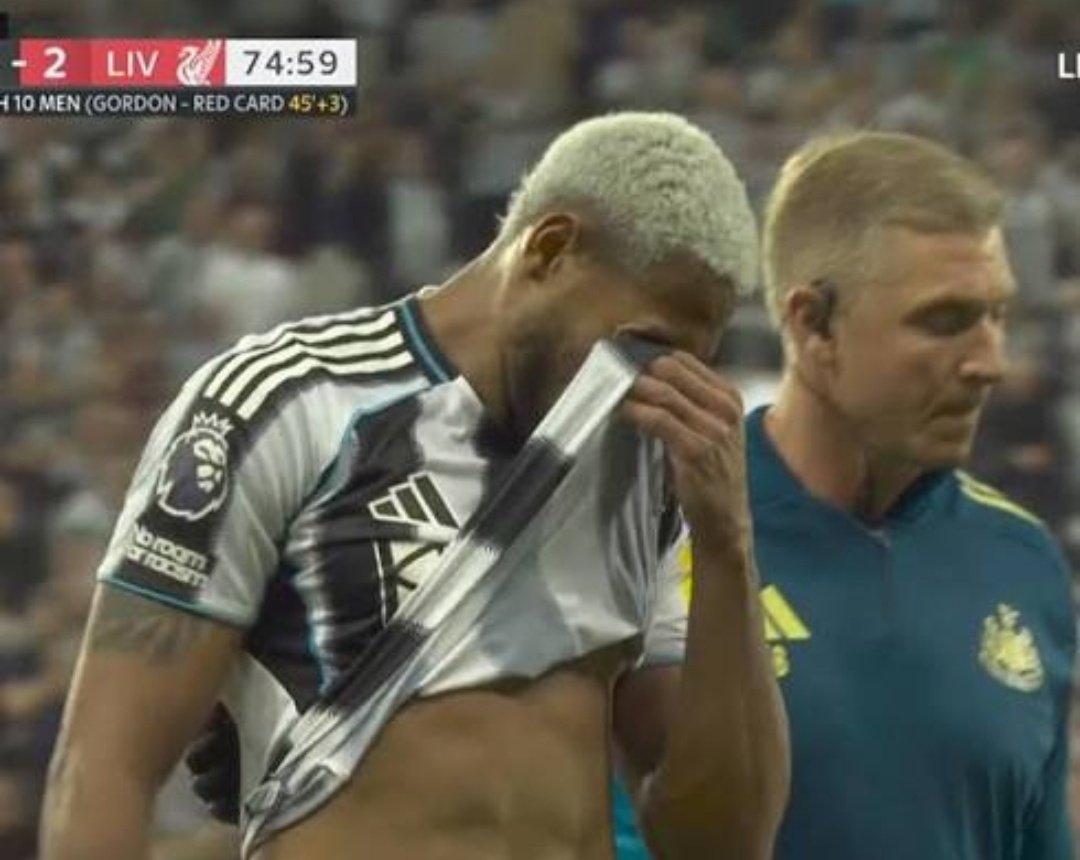 ALocketto's tweet photo. Same guy that came off against us crying, after conceding to our midfielder after we were repeatedly told "He's going to eat the midifled alive" https://t.co/E5RGP1mExF