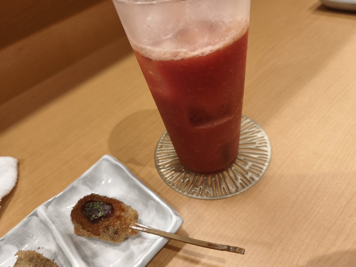 F743795's tweet photo. 打ち上げ串カツオブザデッド(トマトジュース) https://t.co/4uUCn4jIZP