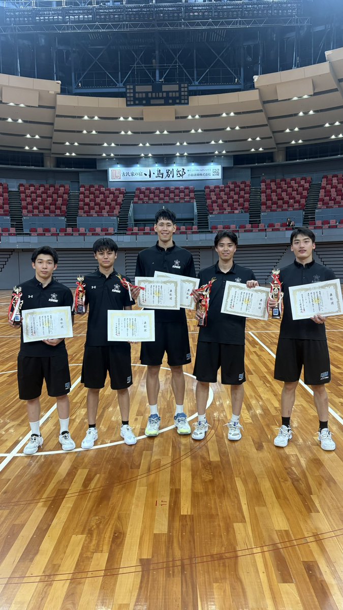 Kindai_VBC's tweet photo. 🏆個人賞受賞者🏆

西日本インカレで6名が個人賞を受賞しました❗️
写真2枚目より

リベロ賞:小瀬維都
サーブ賞:本田琥生
スパイク賞・ブロック賞:阿雲竜太郎
セッター賞:寺林和博
最優秀選手賞:三杉遥
優秀監督賞:森田亜貴斗 https://t.co/ssYC1EbbiG
