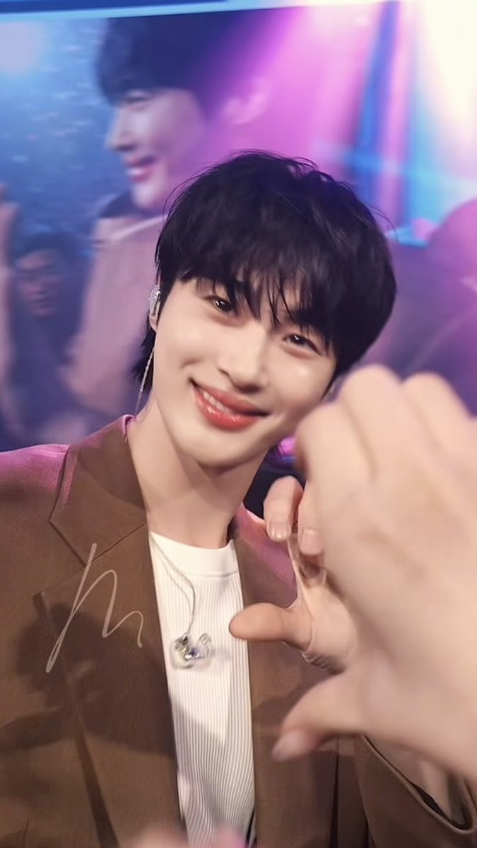 woohyepics_'s tweet photo. WOOSEOK SO CLOSE..SO HANDSOME.. INSANE VISUALS

#ByeonWooseok #TheSecretLibrary_In_Seoul 💙💙 https://t.co/5RMuRfsUfv