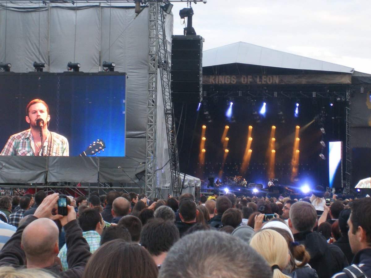 shantwacky's tweet photo. from that 13 year old girl at her 1st KOL gig, to the 28 year old girl at her 11th last night.

15 years between &amp; last night in manchester proved why my love for this band will never die. hurry back home to us soon ❤️ https://t.co/qMcPogo36I