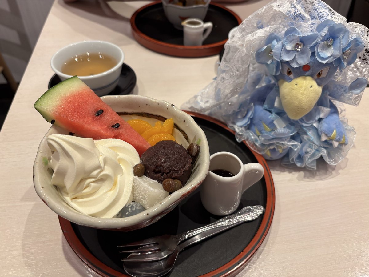 zakuro_055's tweet photo. 久しぶりに美味しいきしめんとあんみつが食べたくなって食べにきました☺️🩵
やっぱり梅きしめんとクリームあんみつはおいしい(ᐡ •͈ ·̫ •͈ ᐡ)
#ポケモンfit
#ポケぬいもぐもぐ部 https://t.co/YwewP5cYgu