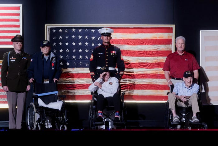 AdrianneCurry's tweet photo. I stayed up to watch the @WhiteHouse fireworks. I teared up multiple times watching the entire thing be all about honoring our American Heroes....
I had muttered that I hoped Trump wouldnt talk too much about himself. He didnt. He made the entire thing about our boys...and maybe a little bit about anti communists....which I am positive they were all fine with.