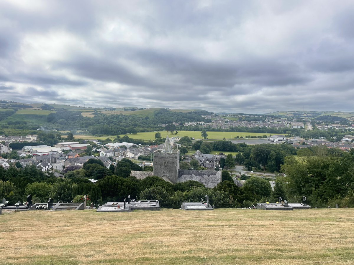 CalvinQuick01's tweet photo. Eglwys Llanbadarn Fawr - Church of S. Padarn on Sunday morning https://t.co/FKCEdxgIJu