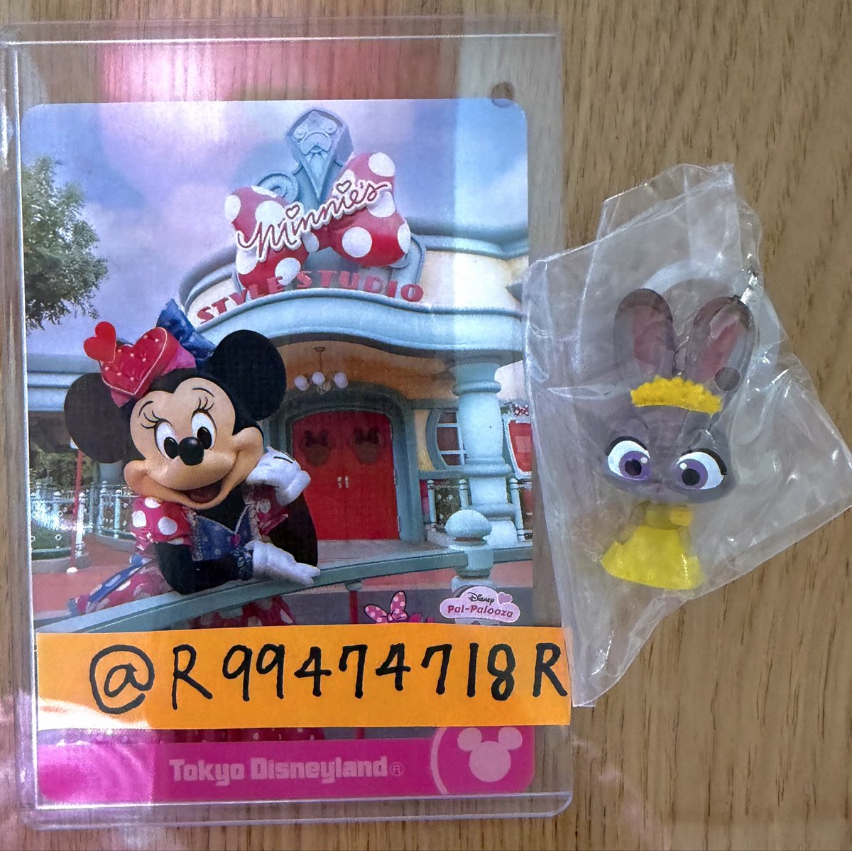 R99474718R's tweet photo. ディズニー　めじるしアクセサリー　ガチャガチャ　ズートピア2 交換

【譲】ジュディB

【求】ジュディA

※郵送交換
最短10日発送予定
お気軽にお声掛けください！ https://t.co/I7XjsJBJhh
