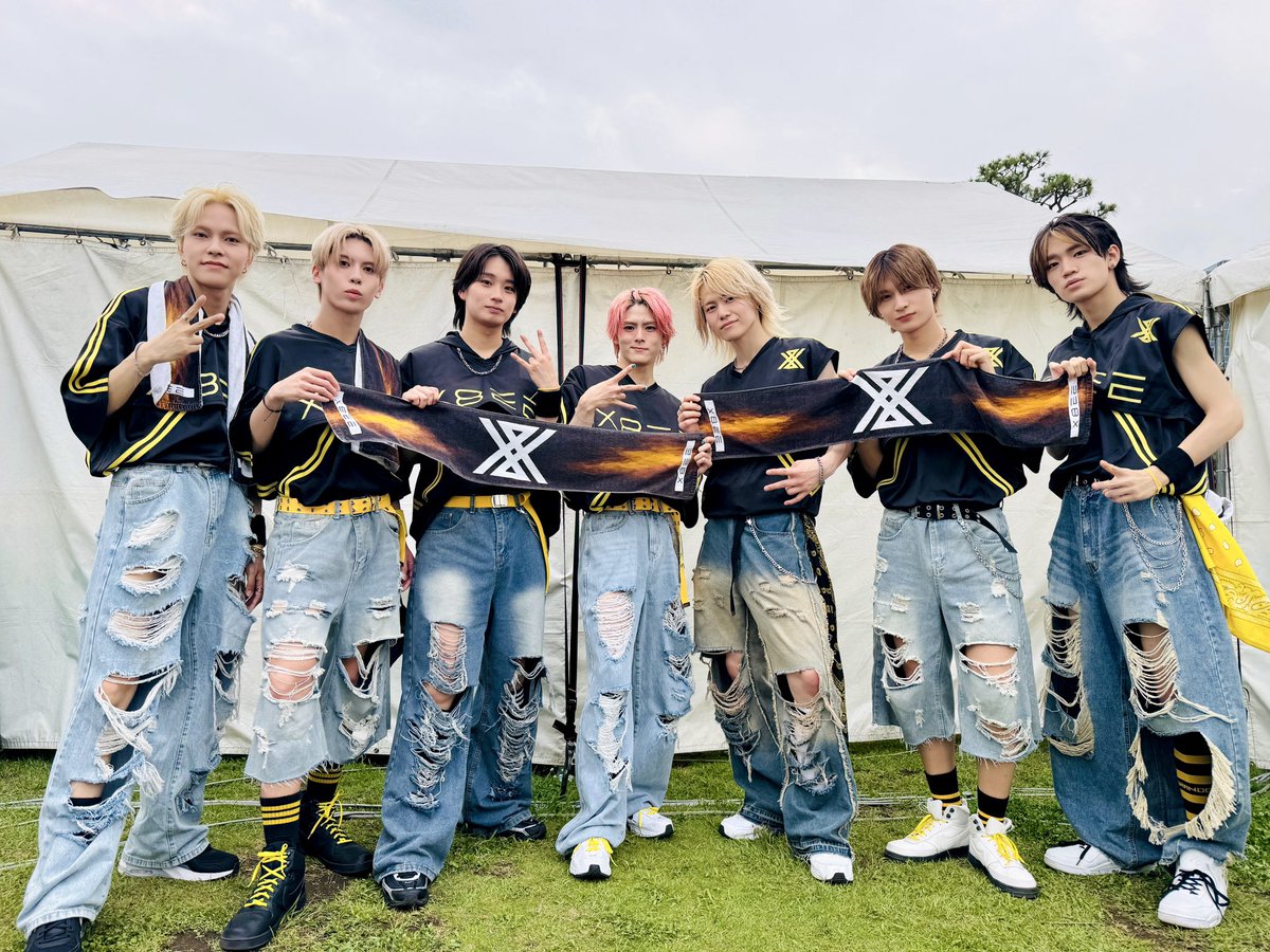 X8EE_official's tweet photo. ◤･ﾟ✧･ﾟ☁︎･ﾟ✧･ﾟ☁︎･ﾟ￣￣￣￣￣￣￣￣￣
                X8EE Digital Single
    「Now we begin」リリースイベント
           @横浜七夕祭り 臨港パーク
＿＿＿＿＿＿＿＿＿･ﾟ☁︎･ﾟ✧･ﾟ☁︎･ﾟ✧･ﾟ◢

2026.07.05(日)
ありがとうございました🐝

[SETLIST]

M1.  Inferno
M2. Boom Boom Boom
M3. かくれんぼ
M4. Now we begin
M5. What is love

本日撮影していただいた
「Now we begin」の動画や写真は
#Nowwebegin を付けて
SNSにたくさんアップして下さい!!📸

🐝NEXT → 07.08(水)@東京
『RADIO！READY GO！』
📍東京カルチャーカルチャー
🔗https://t.co/4RVSesTN1R

⊹━━━━━━━━━⊹
X8EE Digital Single「Now we begin」
リリースイベント
2026.06.21～
🔗 https://t.co/D4kEBFp9aV

X8EE SHOWCASE vol.4 ~Half Anniversary~
2026.07.20
🔗https://t.co/nIatTkN15G

#X8EE #バイビー